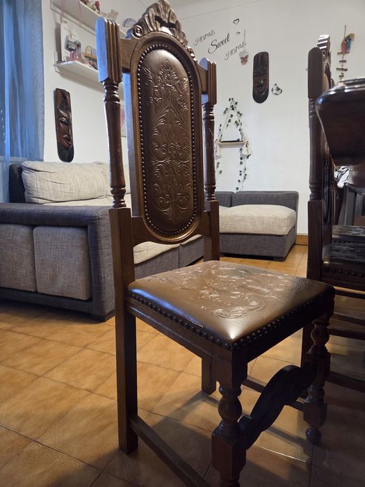 Móvel sala com mesa e cadeiras
