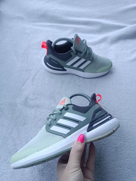 Женские кроссовки беговые Adidas р36