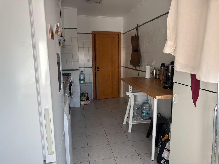 T2 com 90 m², garagem e arrecadação | A 1 minuto do Metro
