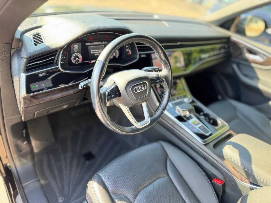Audi Q8 quattro Premium Plus      2021