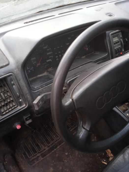 Ауді 100 с3 Капот