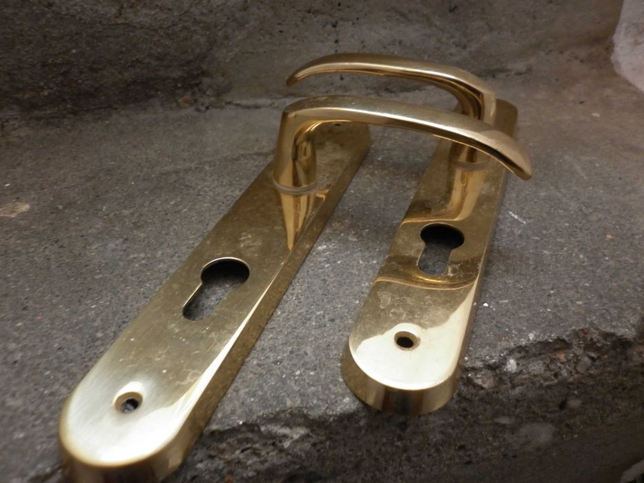 fechaduras e manípulos para portas