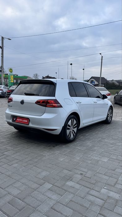 Volkswagen E-Golf Фольксваген Е-Гольф 2016 р 24 кВт ЗАПАС ХОДУ 120 км.