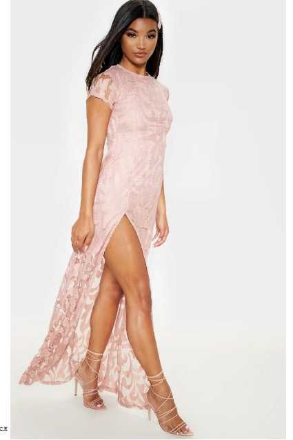 Красивое ажурное длинное розовое платье PrettyLittleThing S