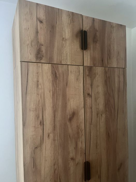 Szafa 2 drzwi JYSK 96 x 176 plus nadstawka dąb dziki