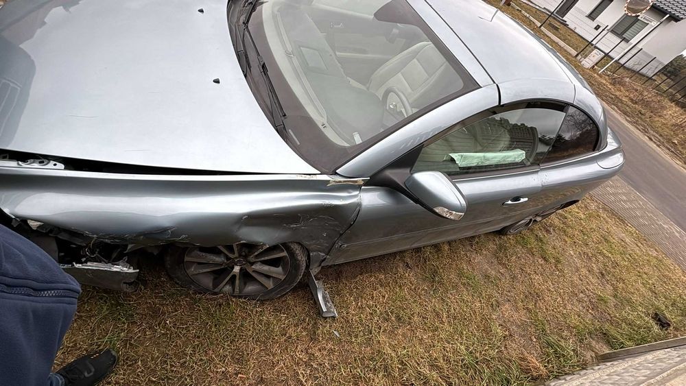 Sprzedam uszkodzone Volvo c70