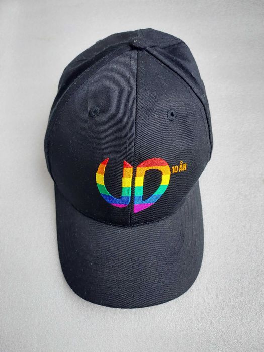 Nowa czapka z daszkiem czarna unisex –logo UD10AR  InPost