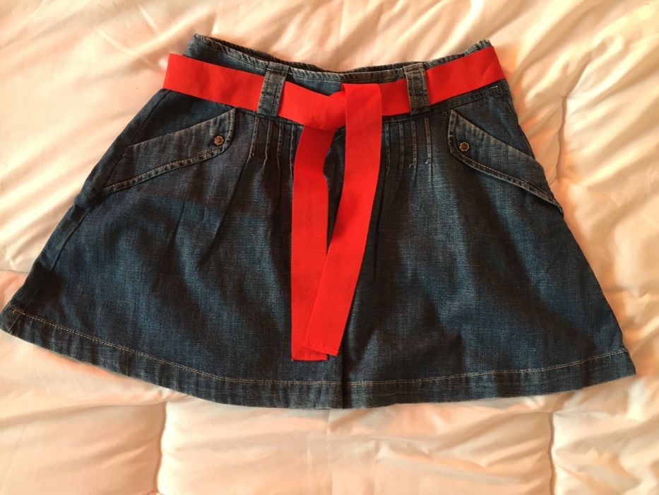 Saia de ganga curta com laço vermelho, Zara