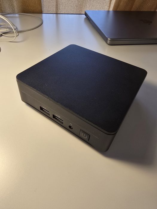 Intel NUC 12 Pro