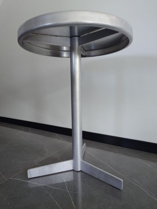 Nowoczesny aluminiowy stolik Tasca Westwing