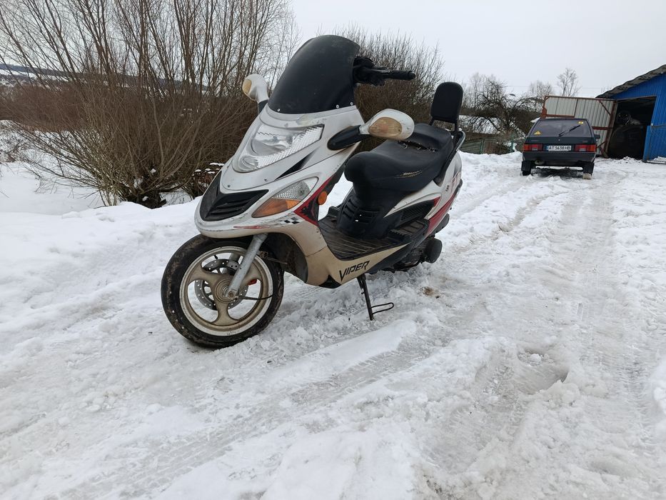 Продам скутер 150 viper F1