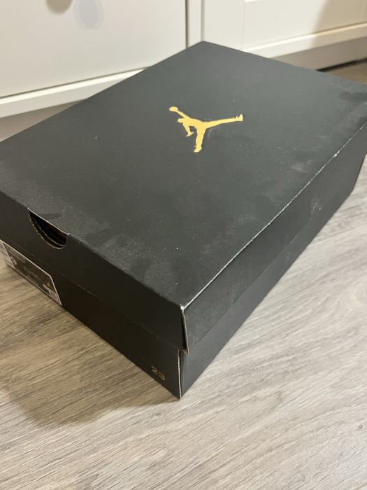 NOVOS Nike AirJordan Mid Black and White