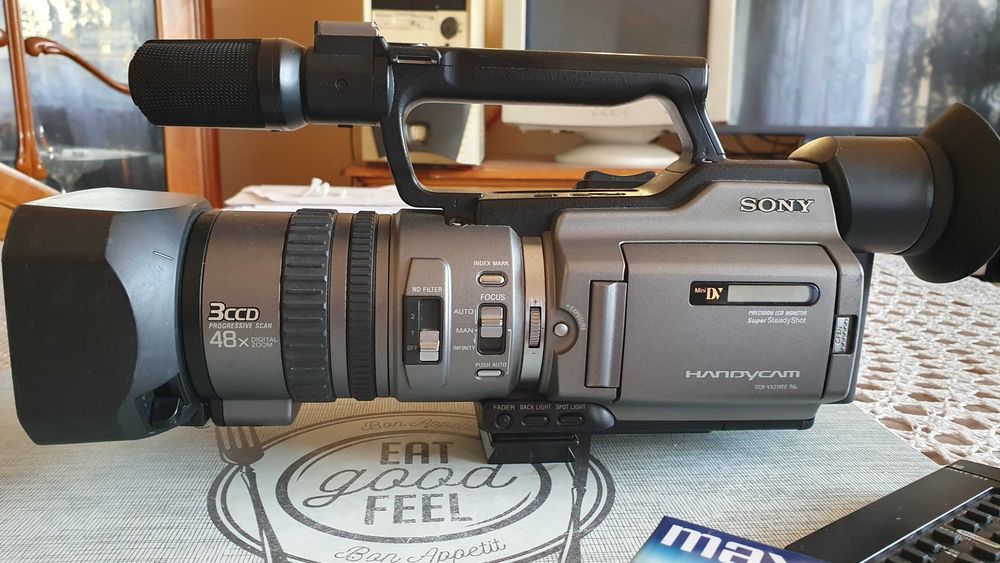 Kamera video DV SONY 2100 E