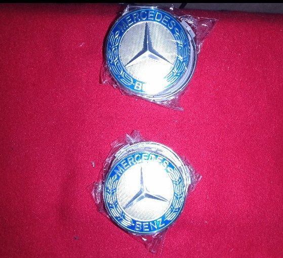 4 centros de roda desportivos 75mm Mercedes Benz azuis prateados. Nov