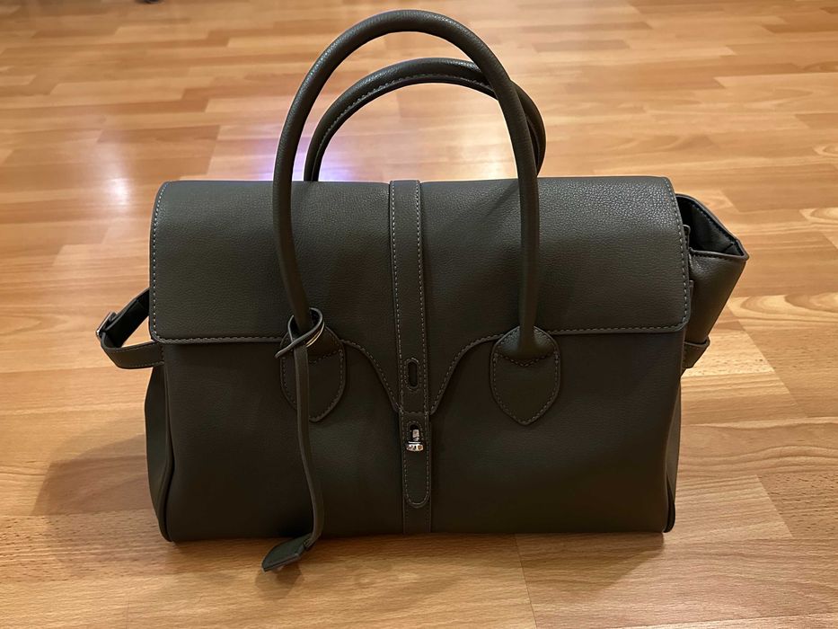 Зелена сумка велика під ноутбук