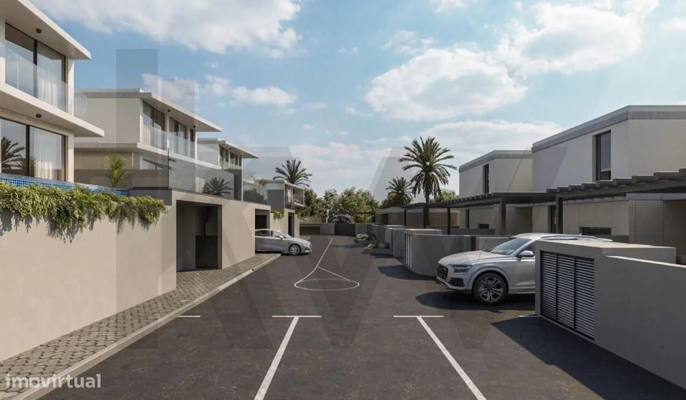 Moradia | Tipologia T3  | c/elevador | Vista Mar | Piscina | Funchal |