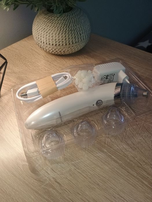 Mikrodermabrazja, odkurzacz do wągrów