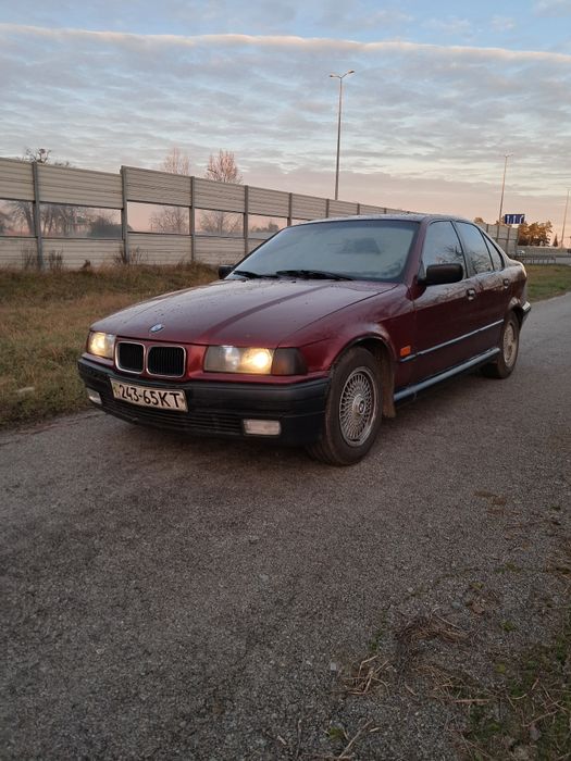 Продам машину BMW E36