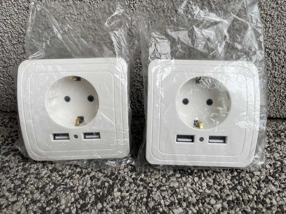 Евро розетка с USB, утопленная, новая