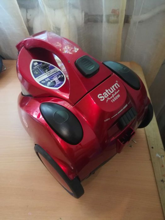 Продаю пылесос  " SATURN ST-VC7279 " 1600Вт