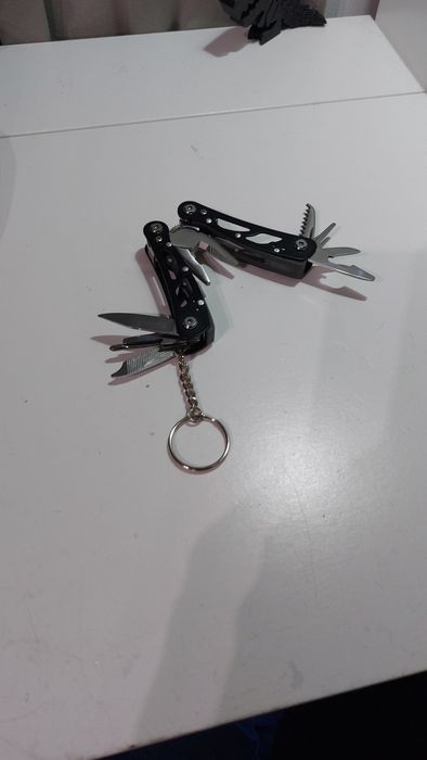 Szczypce breloczek wielofunkcyjny