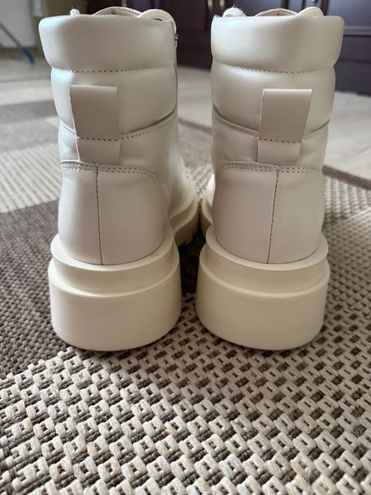 Продам шкіряні зимові чобітки