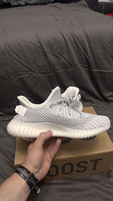 Yeezy 350 v2 static