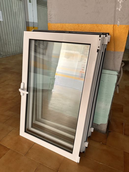 janela oscilobatente alumínio