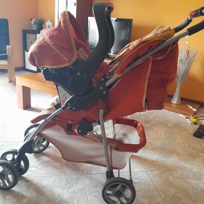 Carrinho de bebé com ovo  zippy