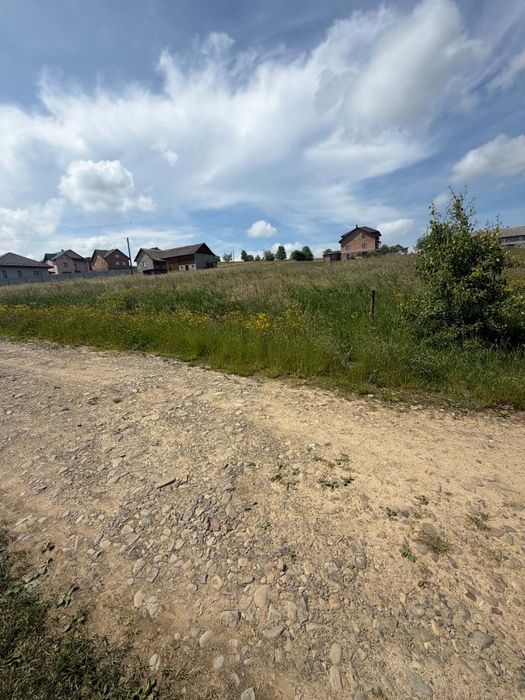 Гарна земельна ділянка під будівництво в мальовничому місці