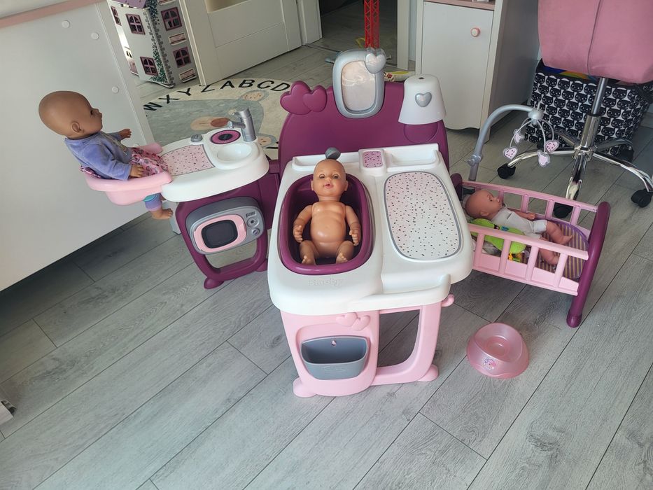 Kącik opiekunki dla lalek Smoby Nurse  3  lalki