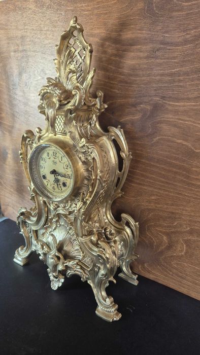 Relógio de Corda em Bronze