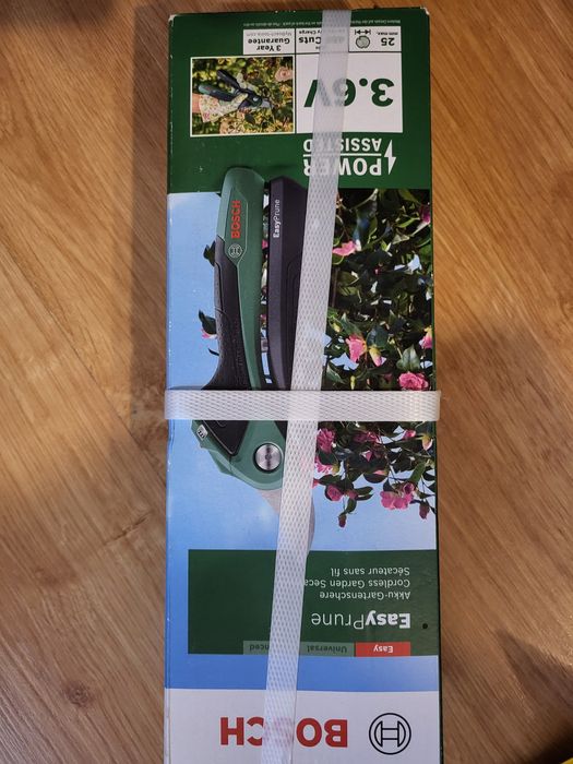 Sekator  akumulatorowy Bosch