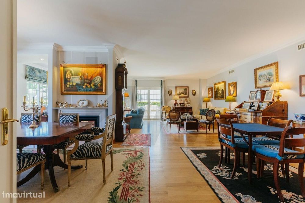 Apartamento no Monte Estoril, com terraço a sul em condomínio de de Pr