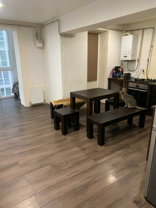 Продаж квартири 54 кв.м район ТРЦ"Hollywood" 4 поверх, з індивідуальним газовим опаленням
