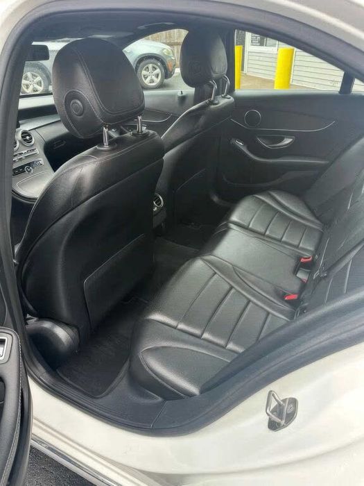 Mercedes-Benz C300      2019