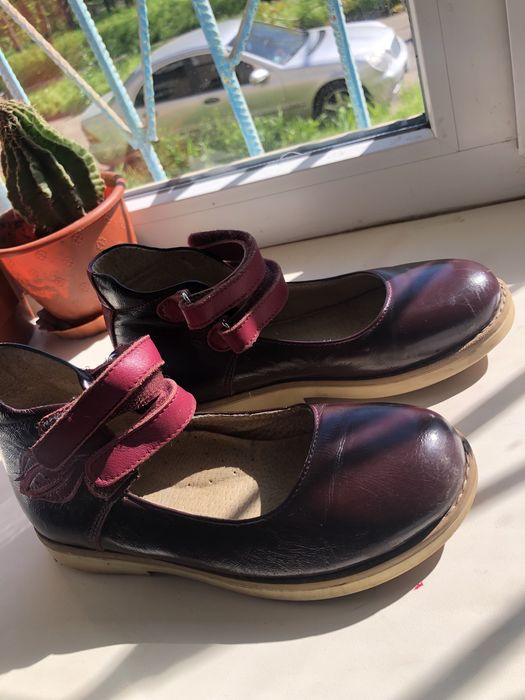 Ортопедичне взуття для дівчинки