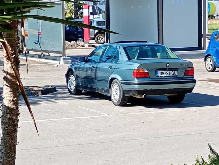 BMW 318 IS Car