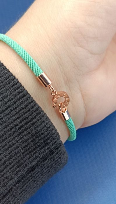 Браслет червона, чорна, бірюза  нитка булгарі. Красная нить