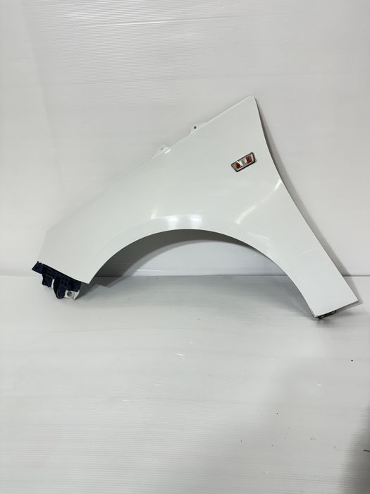 Opel Adam błotnik lewy z474