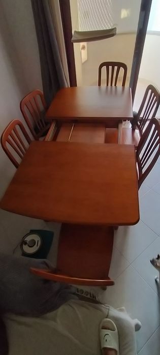 Mesas e Cadeiras de pinho massivo