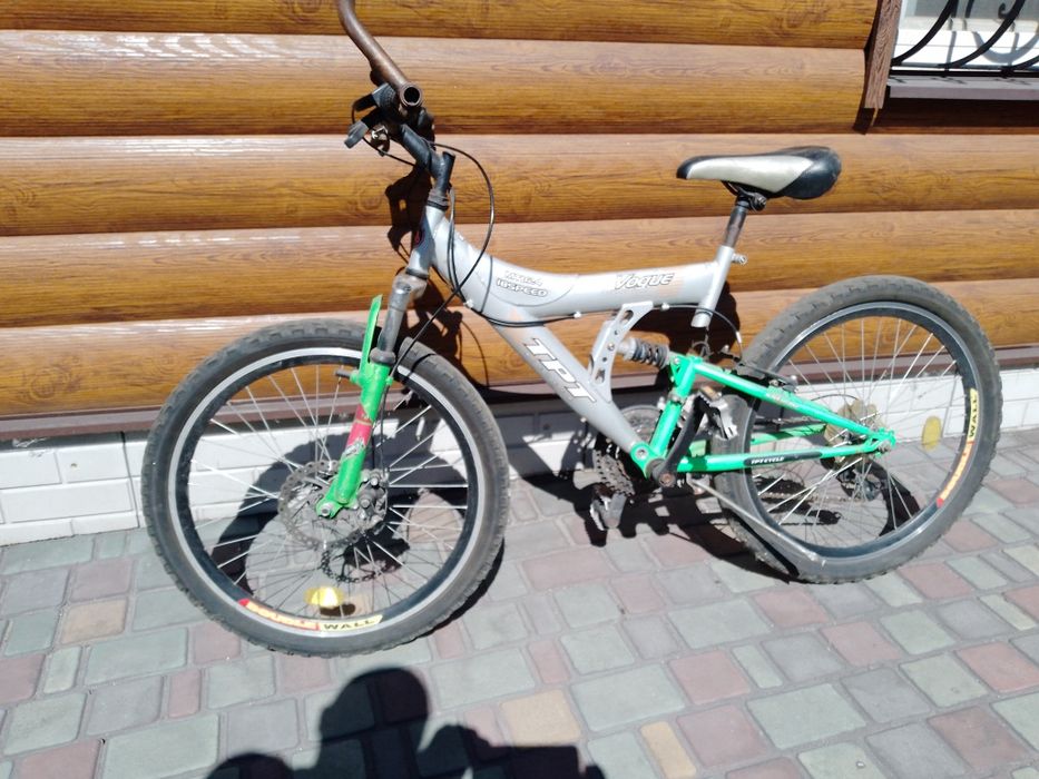 Продам спортивный велосипед.