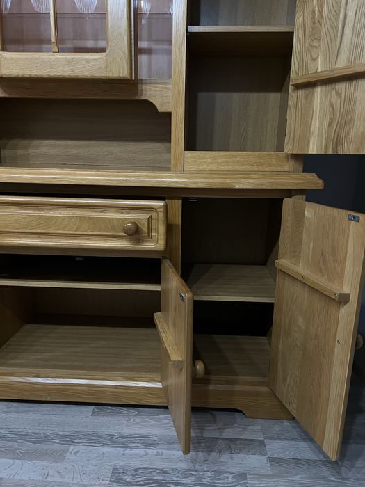 Сервант вітрина буфет