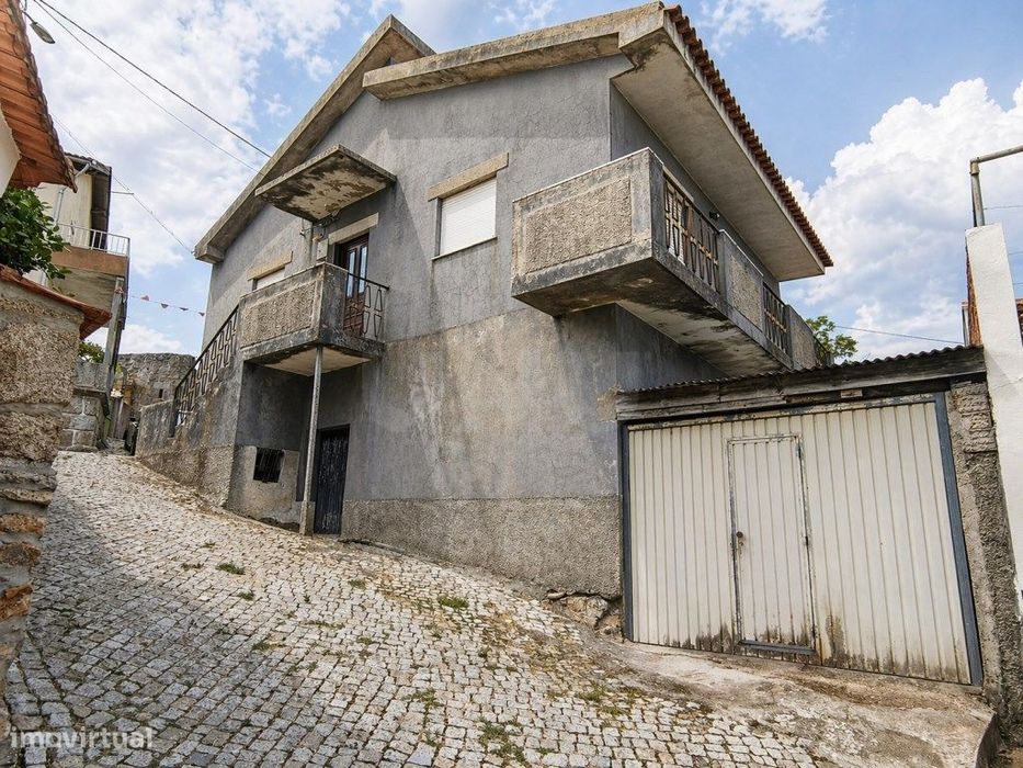 Moradia com Vistas para a Serra da Estrela + Ruína Contígua - Possi...