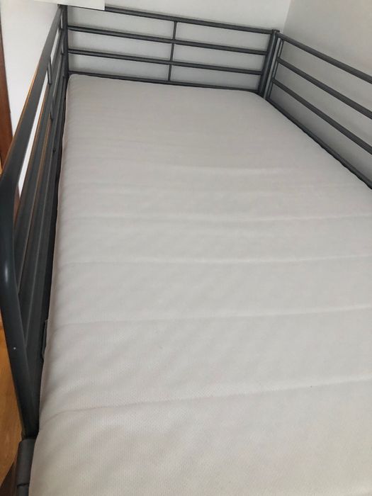 Cama alta Ikea - SVARTA