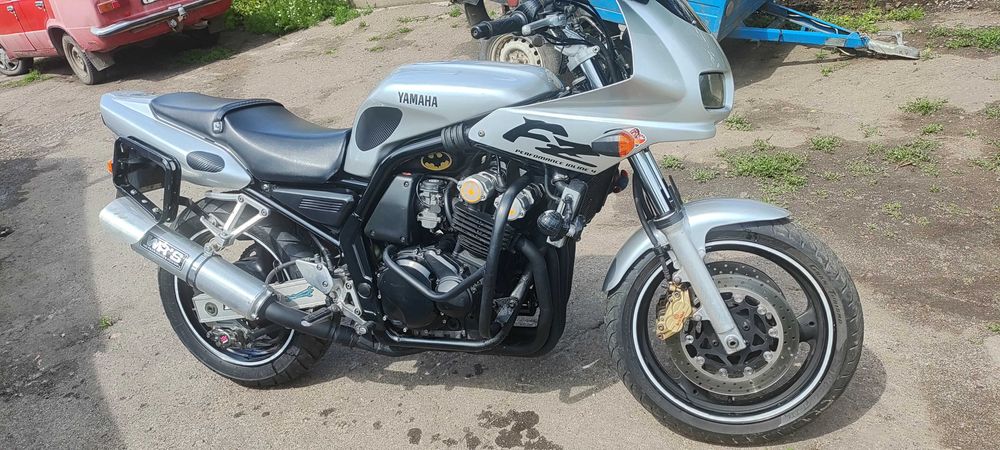 Продажам Yamaha FZ 400