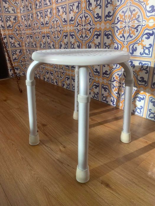 Banco de Banho para Idosos ou com Mobilidade Reduzida – Regulável