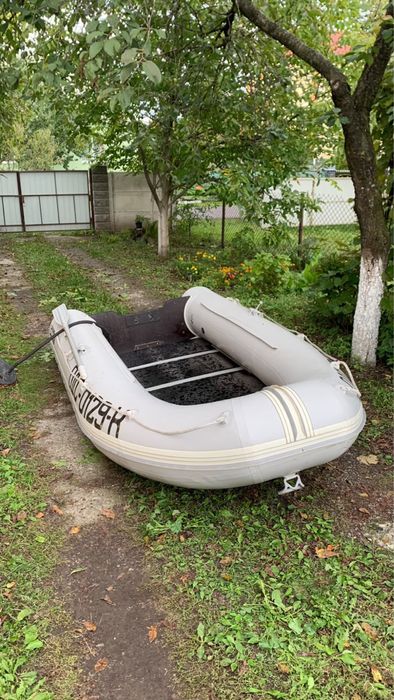 Продам кільовий надувний човен Navigator 330 (ПВХ) під мотор