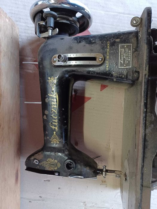 Швейная машинка ручная Zucznik Made Poland