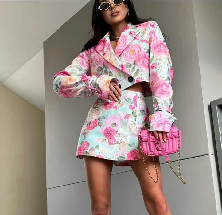 Костюм шикарный женский